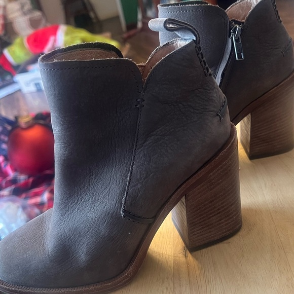 UGG booties - Picture 4 of 8